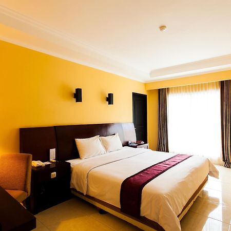 ASTON Niu Manokwari Hotel&Conference Center Exterior foto
