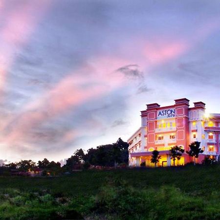 ASTON Niu Manokwari Hotel&Conference Center Exterior foto